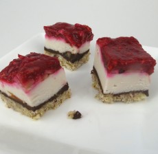 Raspberry-cheesecake-bars